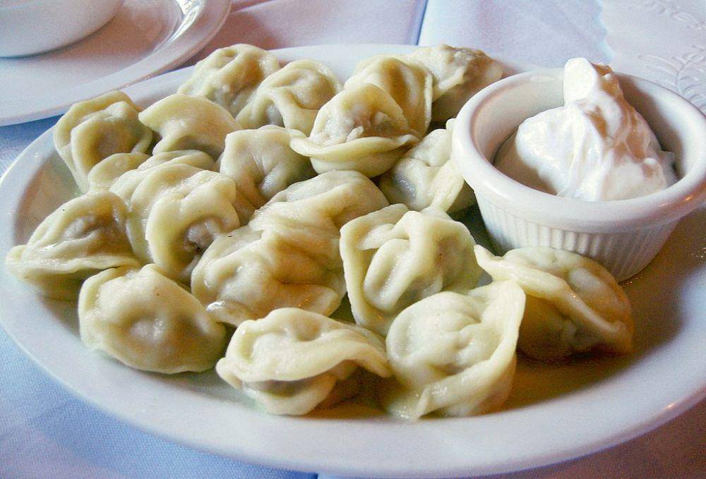 Pelmeni (commons.wikimedia.org/wiki/Eugene Kim @ Flickr)