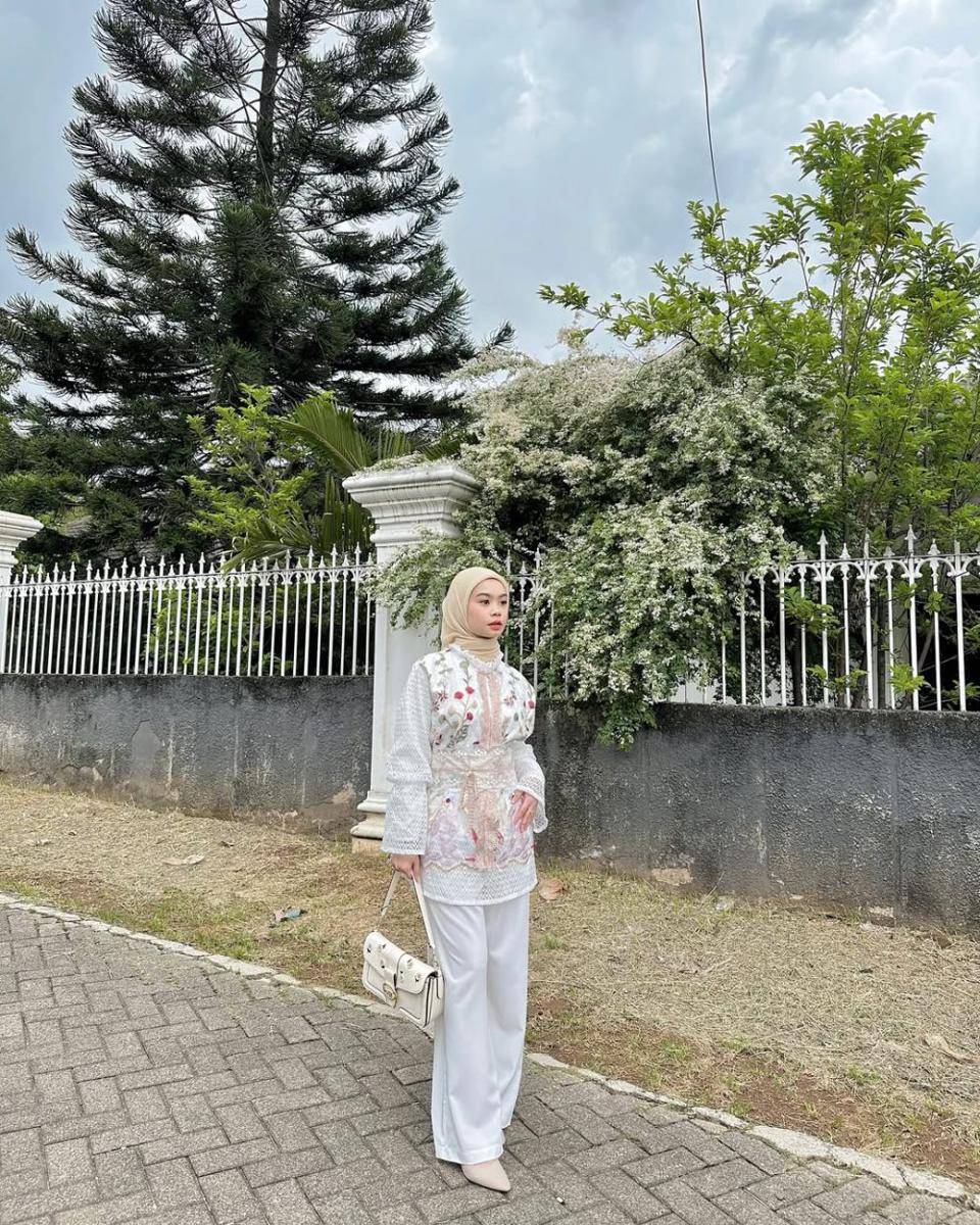 referensi baju lebaran ala Nola Clara (instagram.com/nolaclr.a)