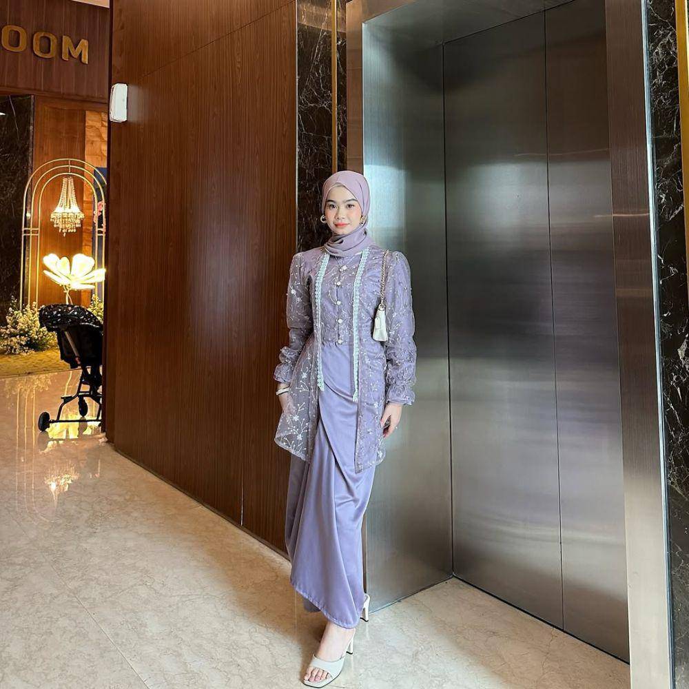 referensi baju lebaran ala Nola Clara (instagram.com/nolaclr.a)