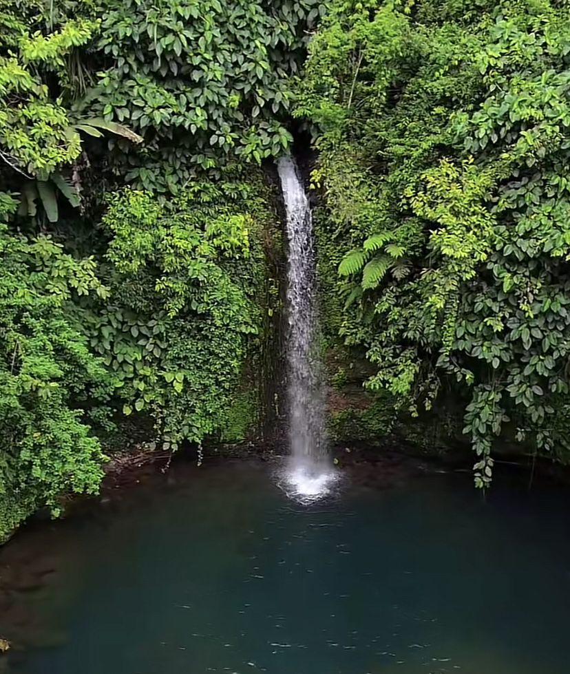 Menikmati Segarnya Air Terjun Sengkuang, Cocok Buat Healing