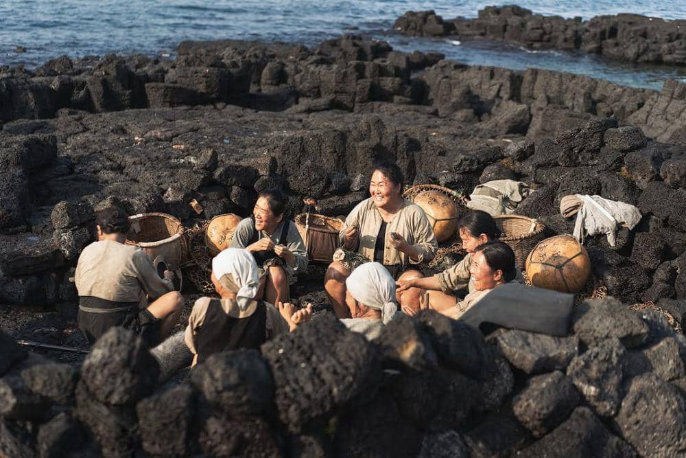 still cut drama Korea When Life Gives You Tangerines (instagram.com/netflixkr)