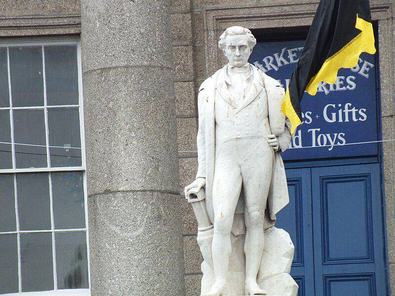 potret Humphry Davy dalam sebuah karya seni patung (commons.wikimedia.org/Raymond Cubberley)