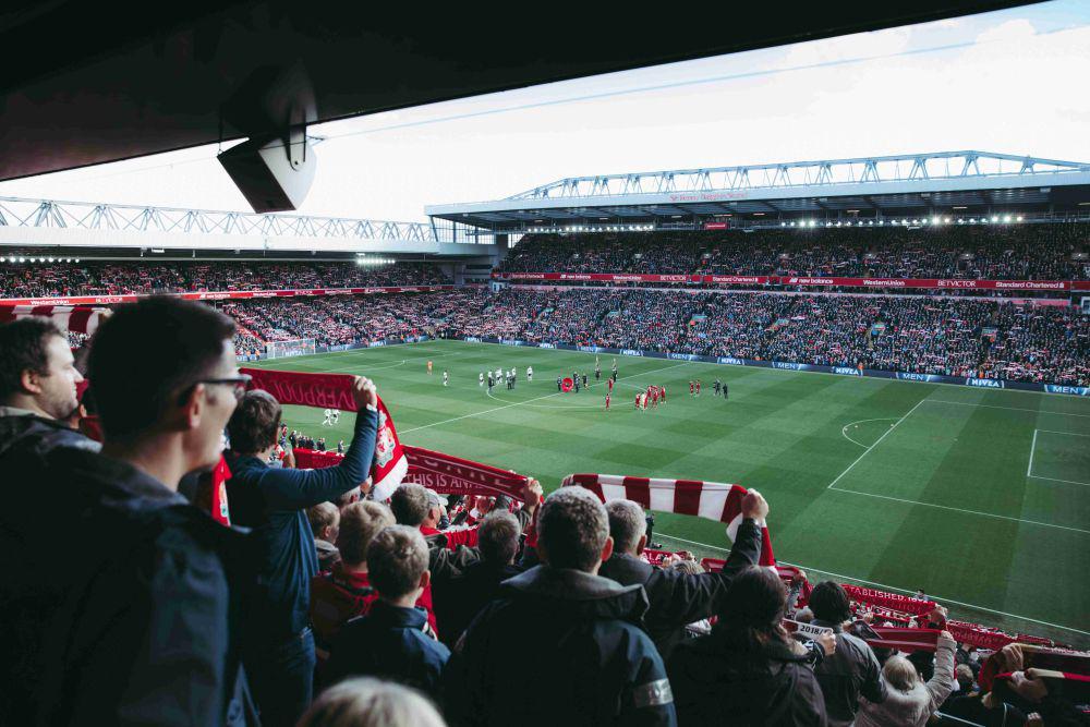 Trent Alexander-Arnold Disoraki Seisi Anfield saat Main Kontra Arsenal