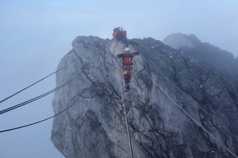gambar seorang pendaki di jalur pendakian Puncak Jaya (instagram.com/mayumilaayu)