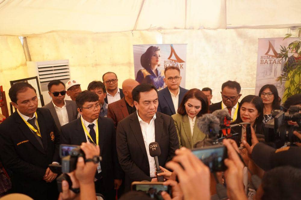 Ketua Yayasan HKBP Nommensen Effendi MS Simbolon membuka Festival Nommensen 2025, Rabu (12/3/2025) (dok.Universitas HKBP Nommensen))