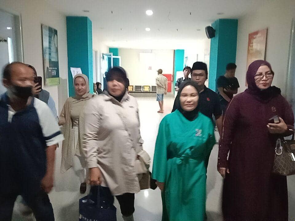 Bakal Calon Wali Kota Palopo, Naili Trisal, saat menjalani pemeriksaan kesehatan di RSUD Labuang Baji, Makassar, Kamis (13/3/2025). (Dok. Istimewa)