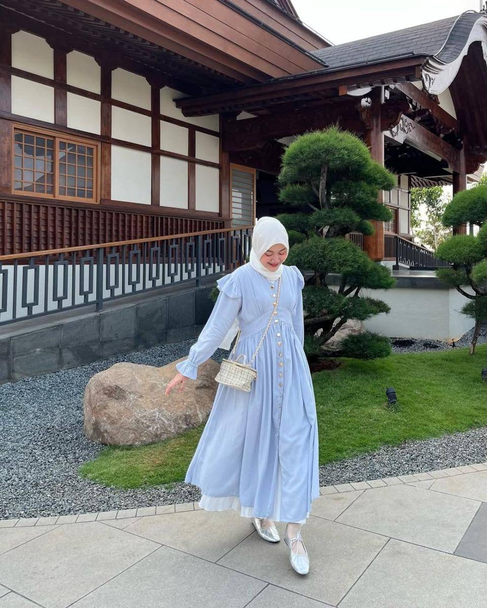 Gamis powder blue (instagram.com/adindavld)