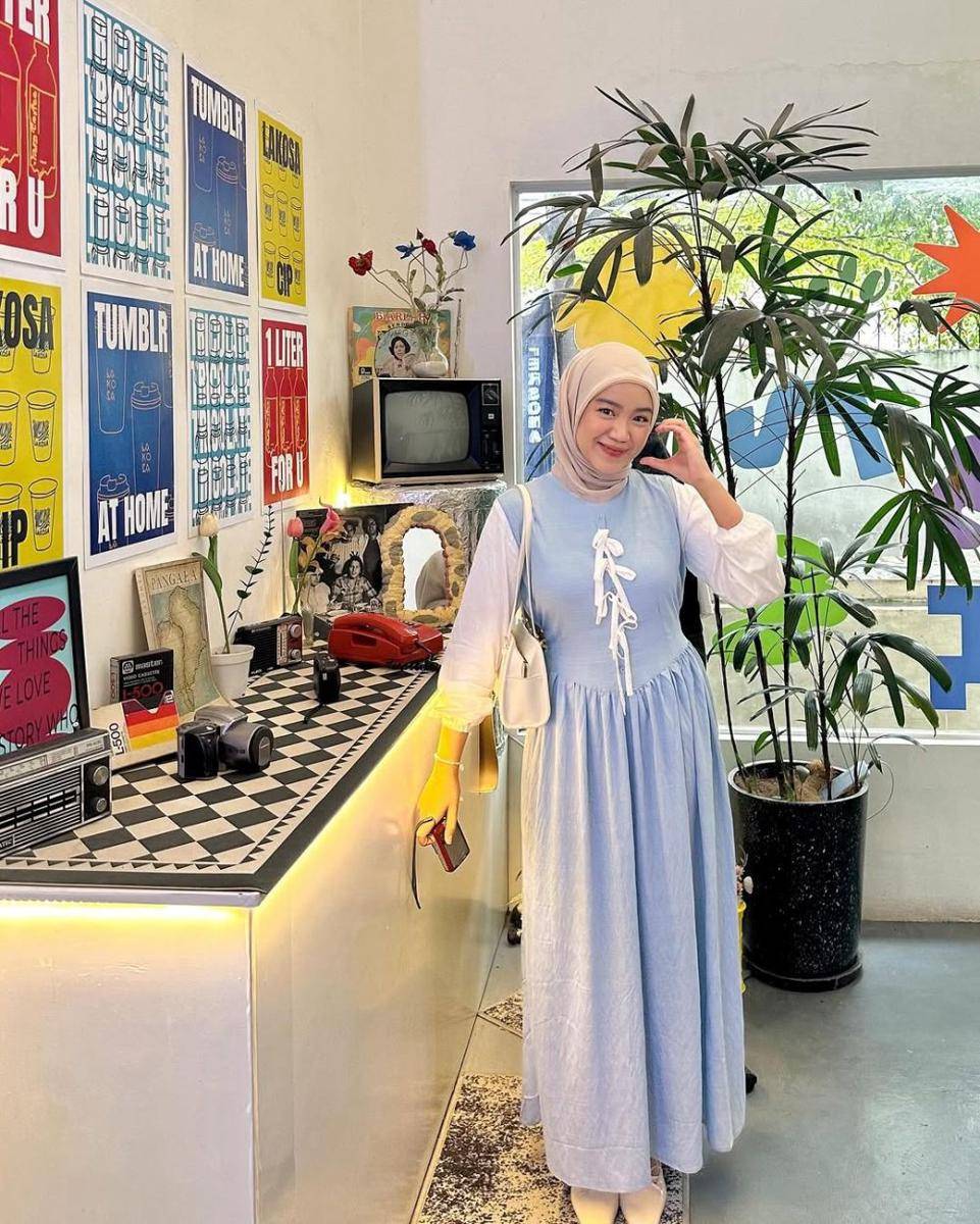Gamis powder blue (instagram.com/xx.zhay)