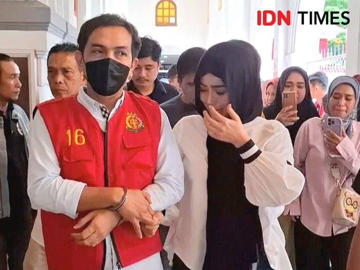 Mustadir Dg Sila (42), pemilik produk skincare FF Glow di Pengadilan Negeri Makassar, Kamis (13/3/2025). IDN Times/Darsil Yahya