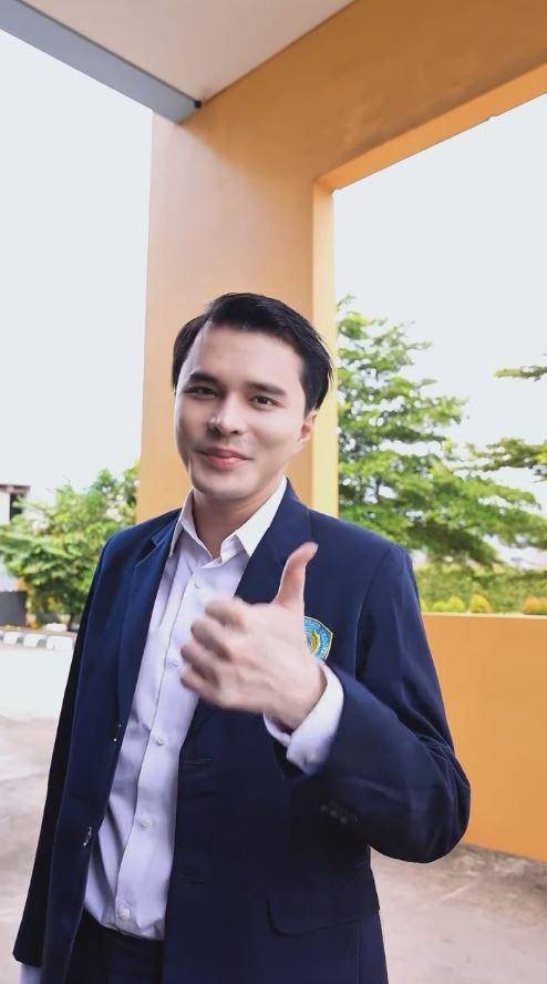 dr. Oky Pratama ujian tesis (Instagram.com/dr.okypratamaa)