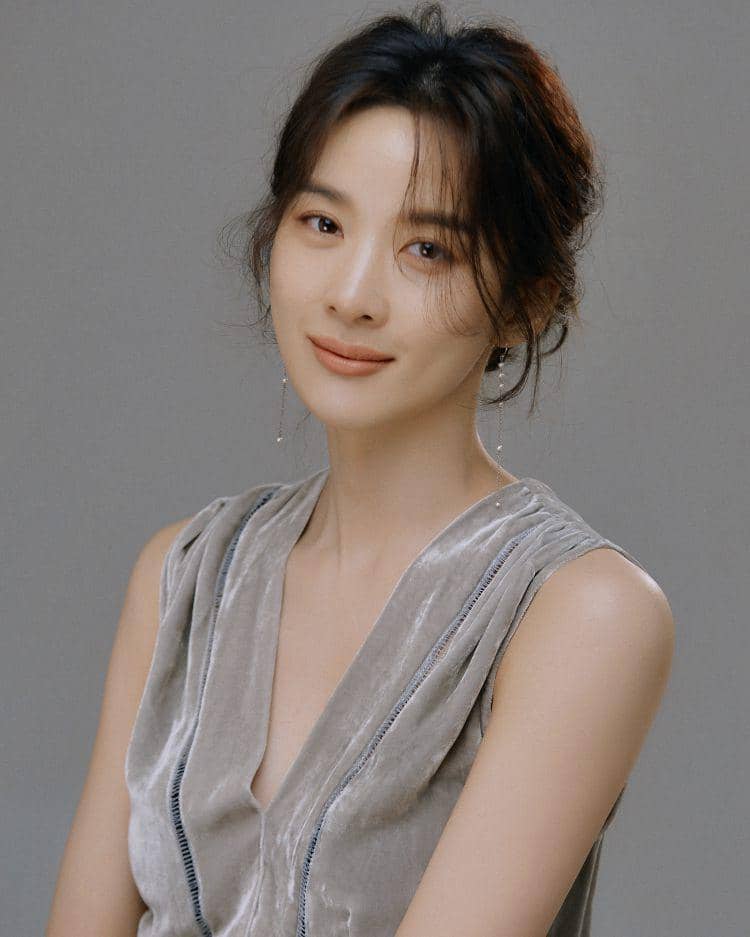 Lee Chung Ah (instagram.com/management_soop)