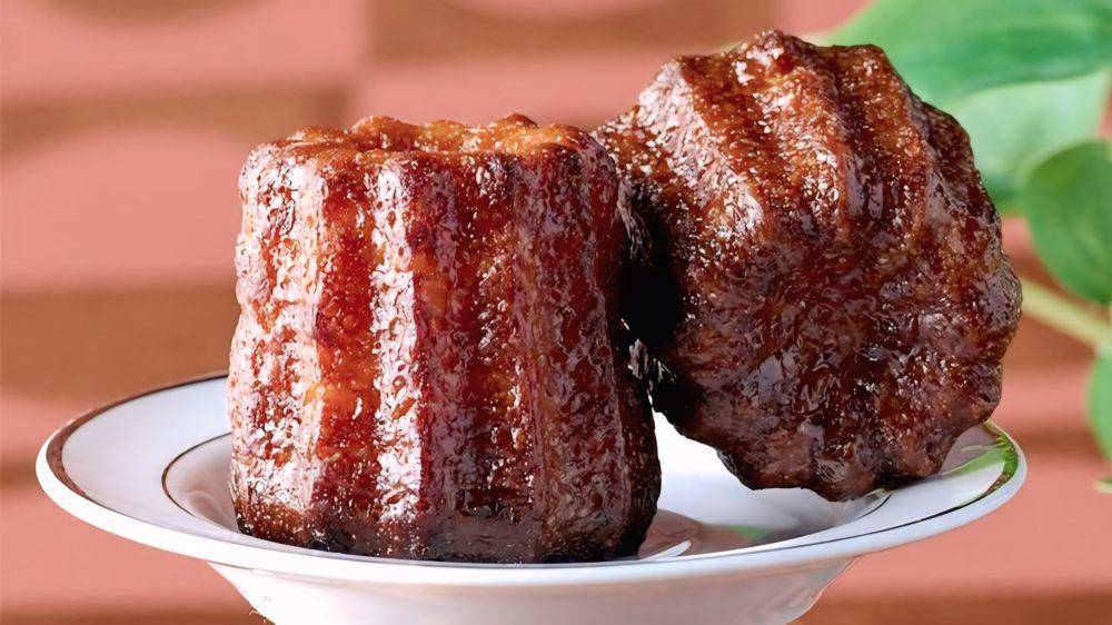 potret hidangan canelé di Paul (instagram.com/paulindonesiaofficial)