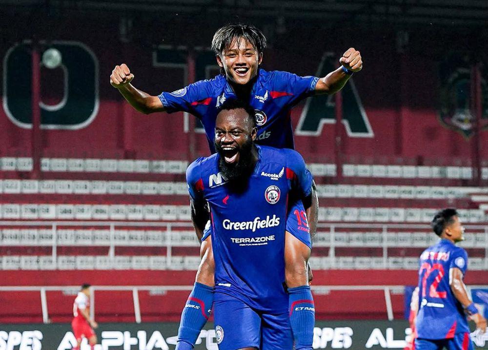 Terungkap Alasan Charles Lokolingoy Tinggalkan Arema FC