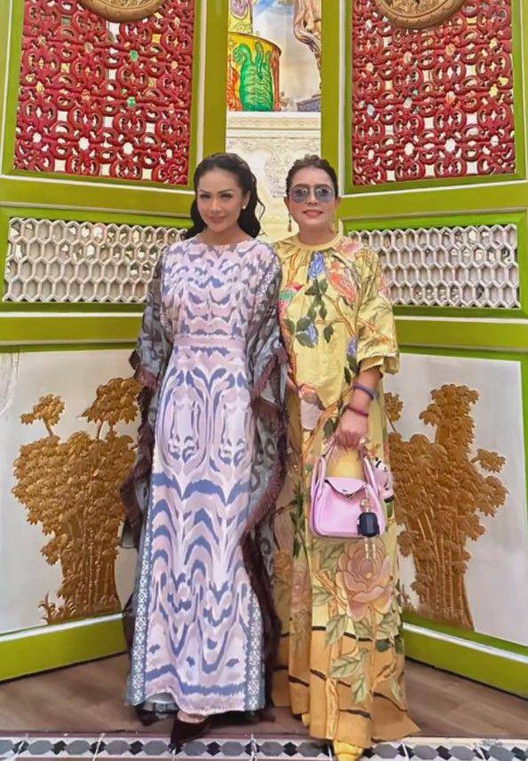 potret buka puasa bersama Geng Kepompong (instagram.com/mayangsari_official)
