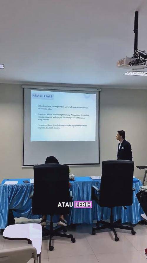 dr. Oky Pratama ujian tesis (Instagram.com/dr.okypratamaa)