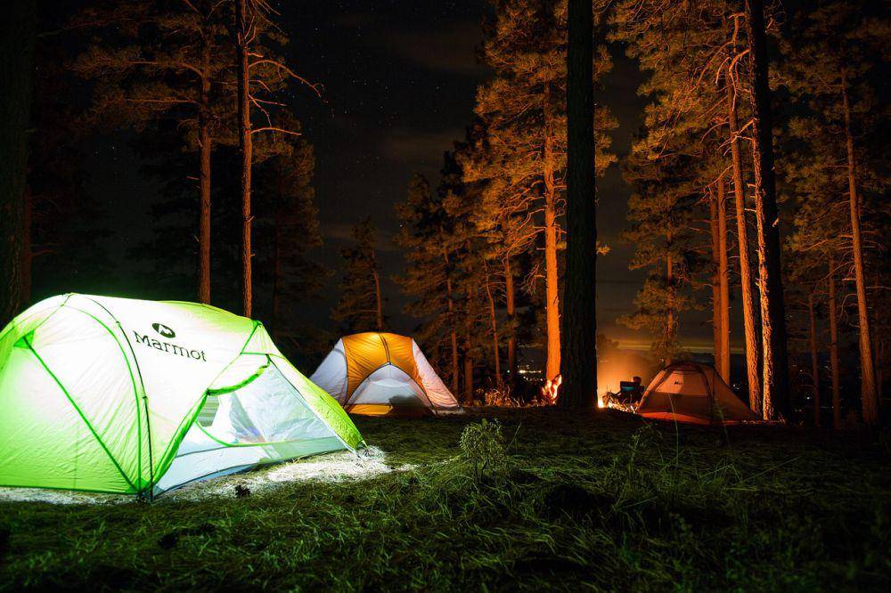 Ilustrasi tenda camping (pixabay.com/StockSnap)