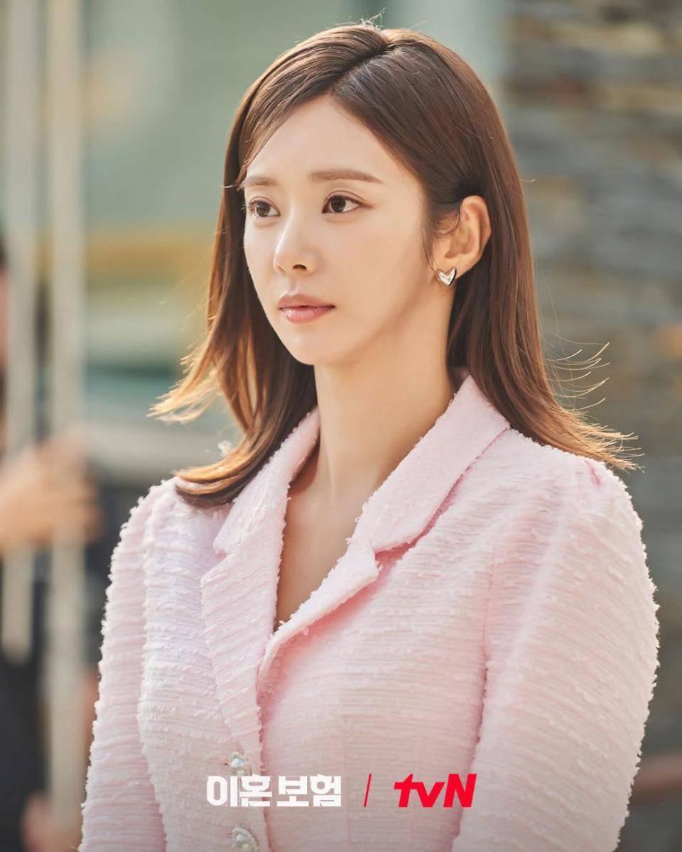 still cut drama Korea The Divorce Insurance (instagram.com/tvn_drama)