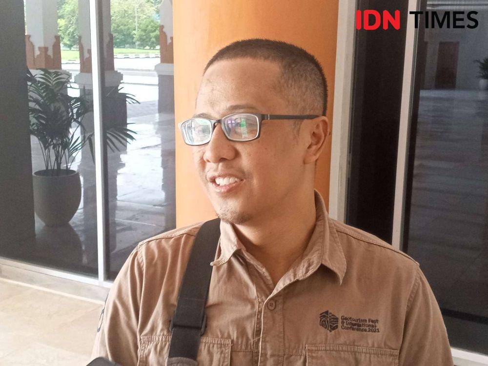 Manager Pendidikan dan Kebudayaan Geopark Rinjani Fathul Rakhman. (IDN Times/Muhammad Nasir)