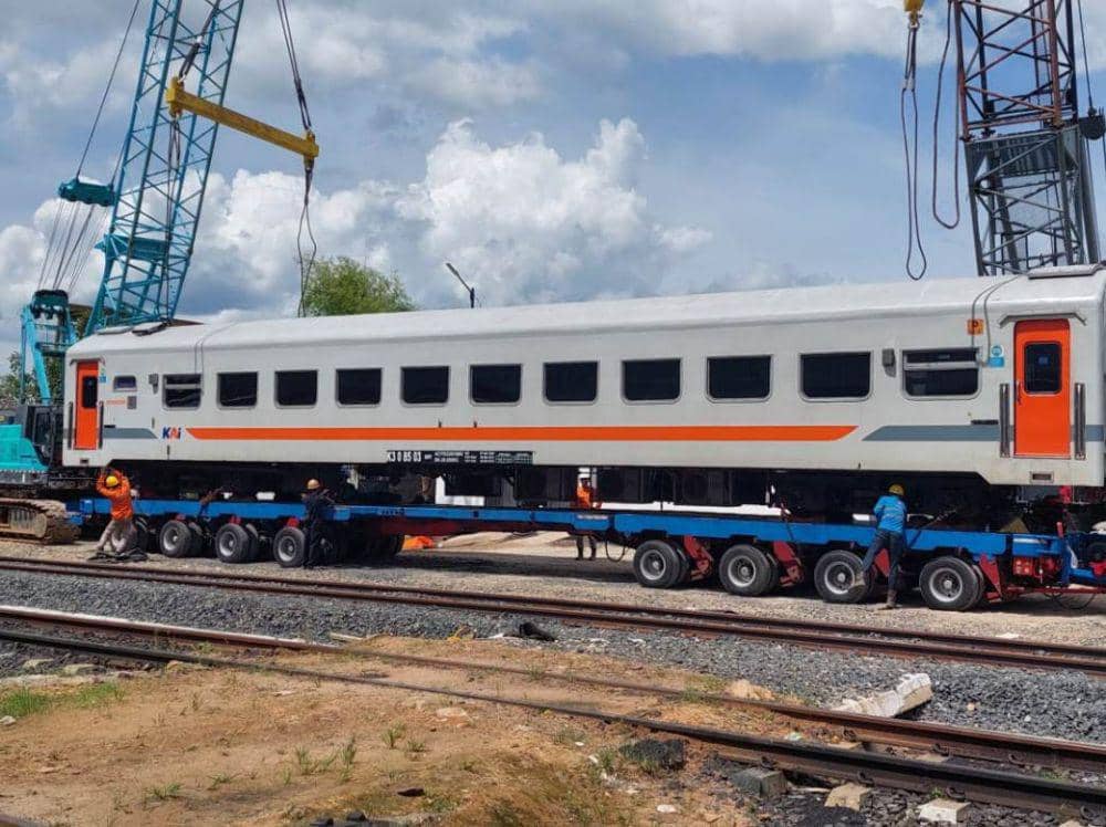 Penampakan kereta api dan rangkaian KAI Divre IV Tanjungkarang. (Dok. KAI Tanjungkarang).