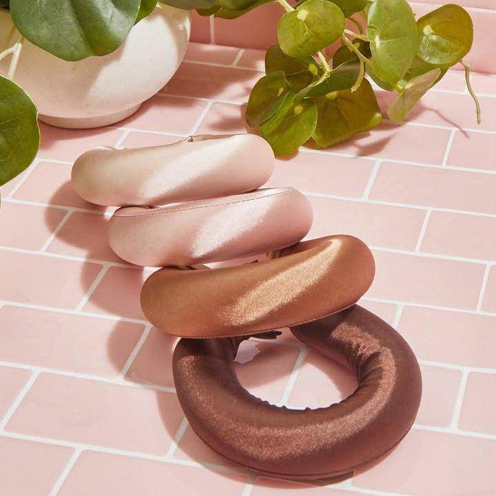 heatless curlers satin (instagram.com/mykitsch)