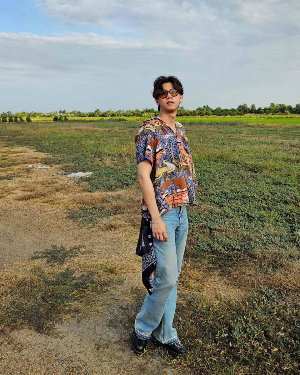 OOTD pakai blue jeans ala Sing Harit (Instagram.com/ssingss)