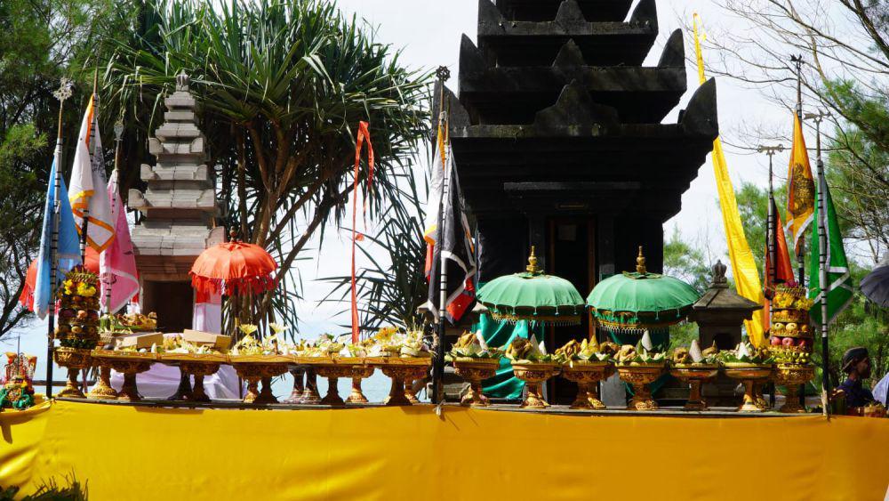 Ribuan Umat Hindu Gelar Melasti di Pura Segoro Wukir Gunungkidul