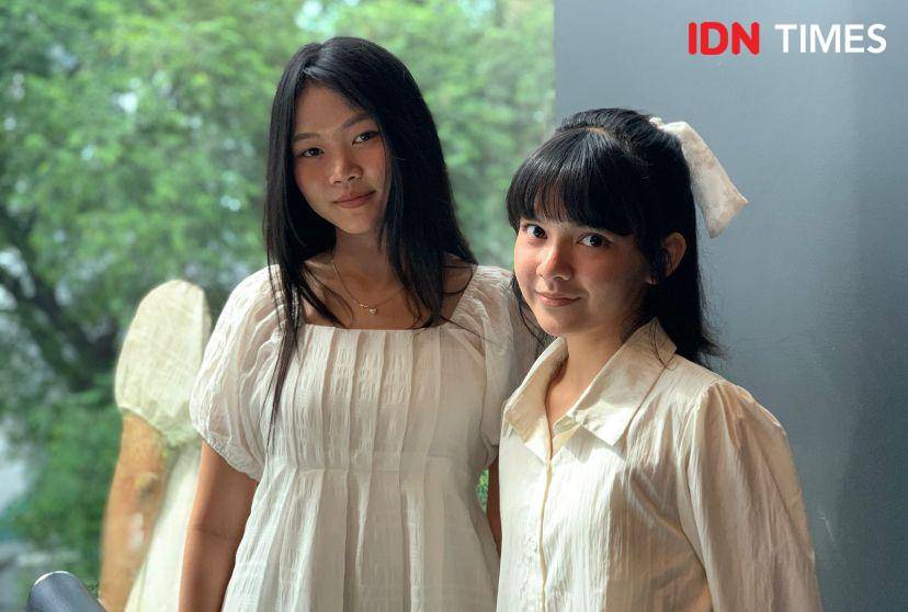 potret Lenn Liu, penulis novel Rumah untuk Alie, di kantor IDN, Jakarta, Rabu (12/3/2025) (dok. IDN Times/Zahrotustianah)