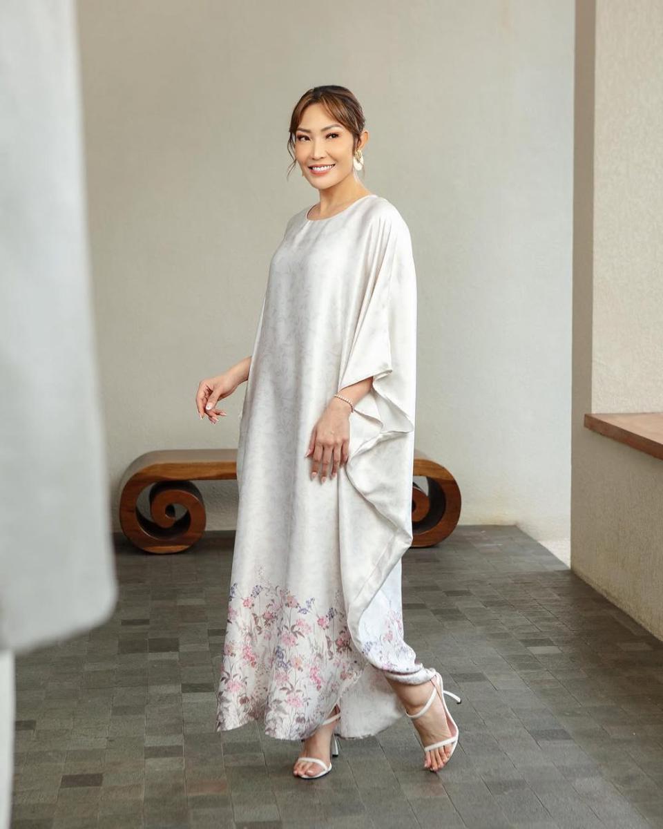 potret inspirasi dress dan one set ala Ayu Dewi (instagram.com/minimal_stores)