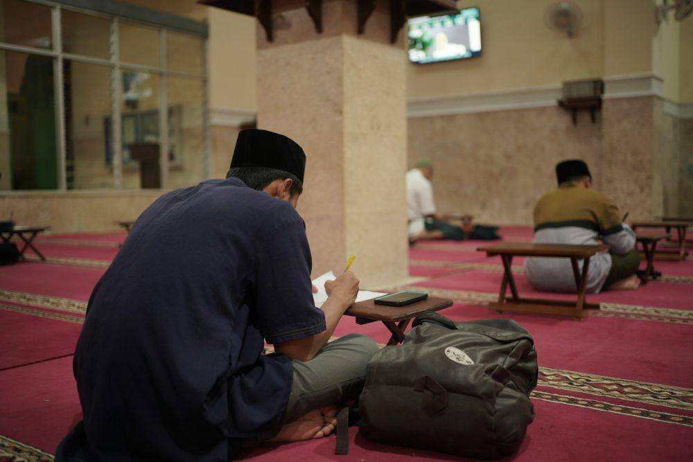 ilustrasi beribadah (unsplash.com/Masjid Pogung Raya)