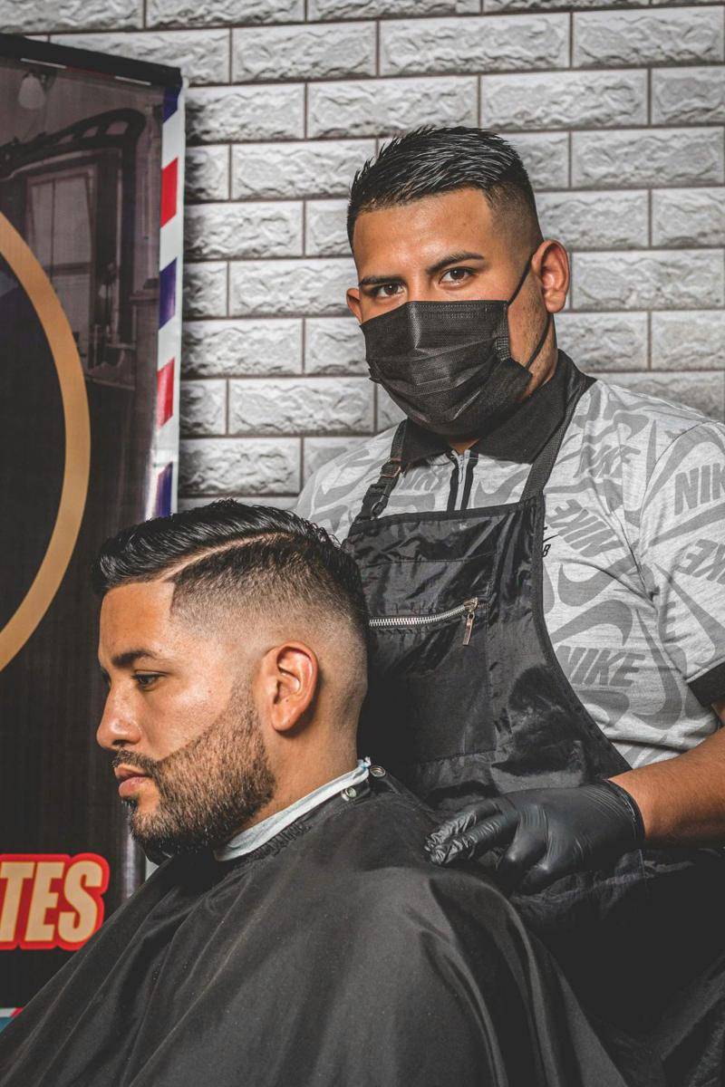 ilustrasi gaya rambut short pomp (pexels.com/Leonardo Hidalgo)