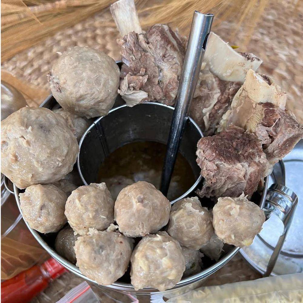 Bakso Semox Madam Dewin