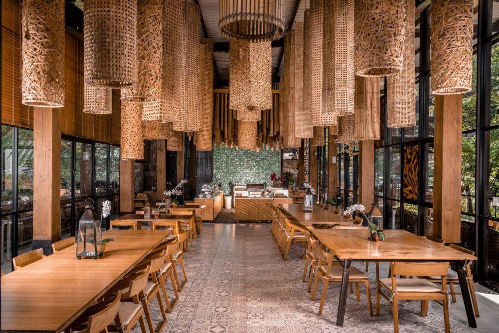 Restoran di Dusun Bambu Bandung (http://dusunbambu.id/)