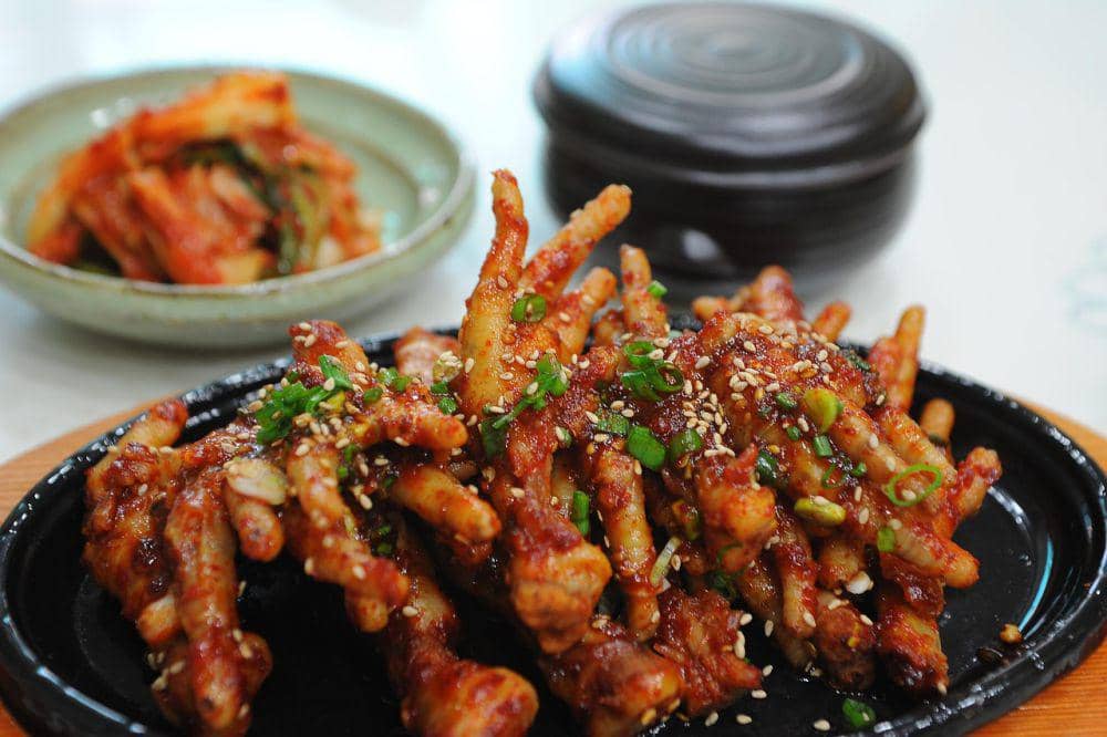 tumis ceker ayam pedas (pixabay.com/jyleen21)