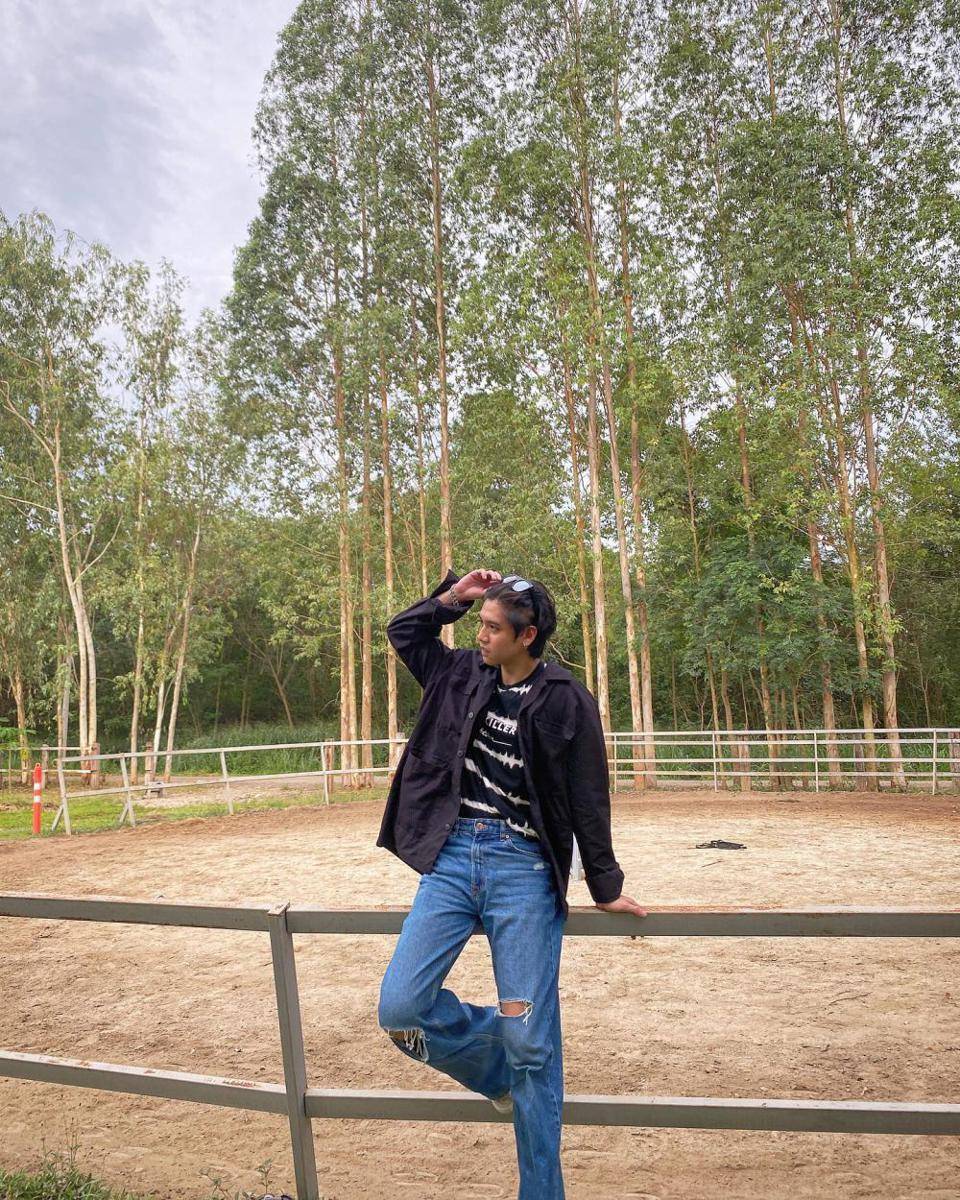 OOTD pakai blue jeans ala Sing Harit (instagram.com/ssingss)