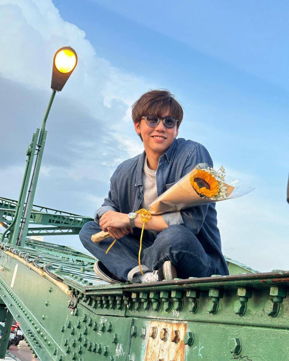 OOTD pakai blue jeans ala Sing Harit (instagram.com/ssingss)