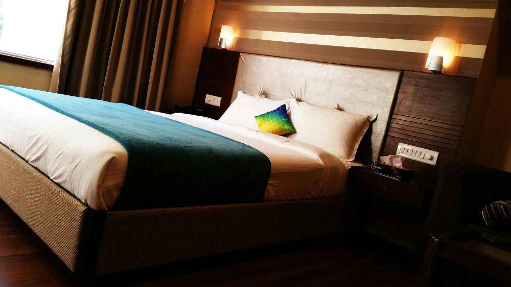 Ilustrasi Standard Room at Hotel (https://www.pexels.com/@digitalbuggu/)
