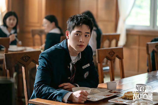 still cut drama Undercover High School (dok. MBC/Undercover High School)