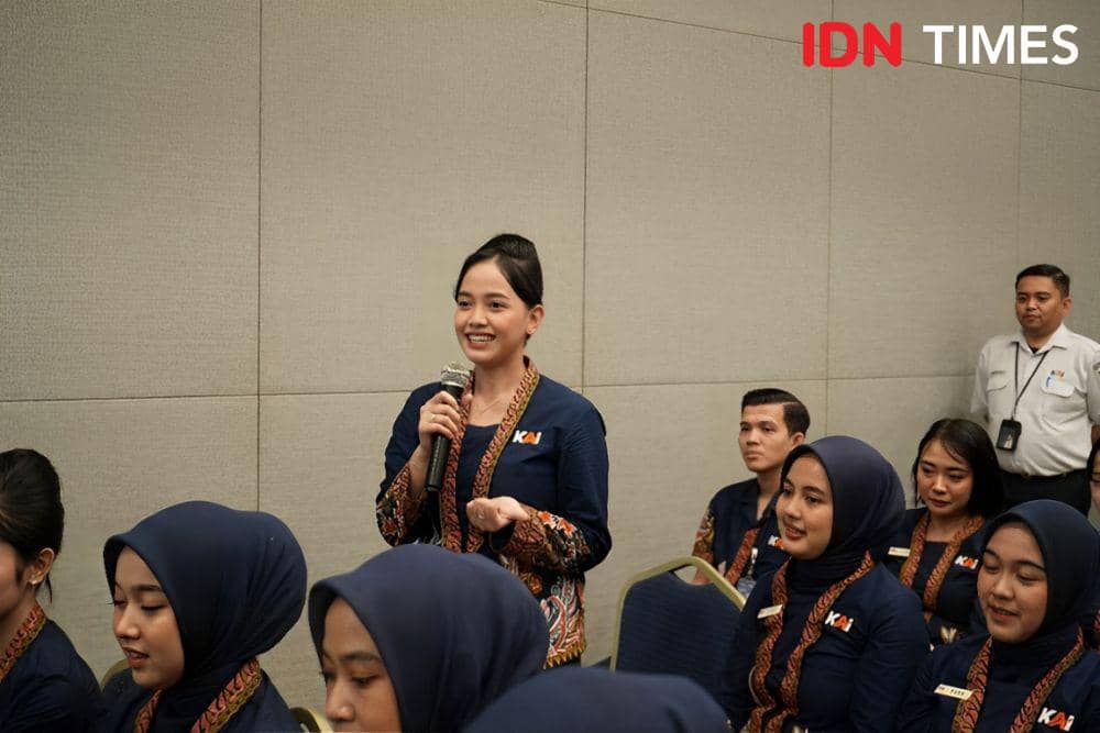 Menghadapi mudik 2025, para frontliner KAI Daop 5 Purwokerto juga dilatih melayani lebih baik dengan konsep MASK.(IDN Times/Cokie Sutrisno)
