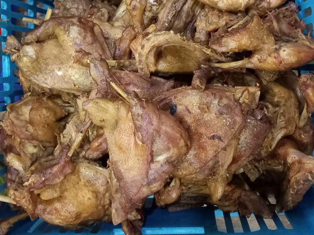 Menelusuri Rasa Seporsi Bebek Goreng Surabaya