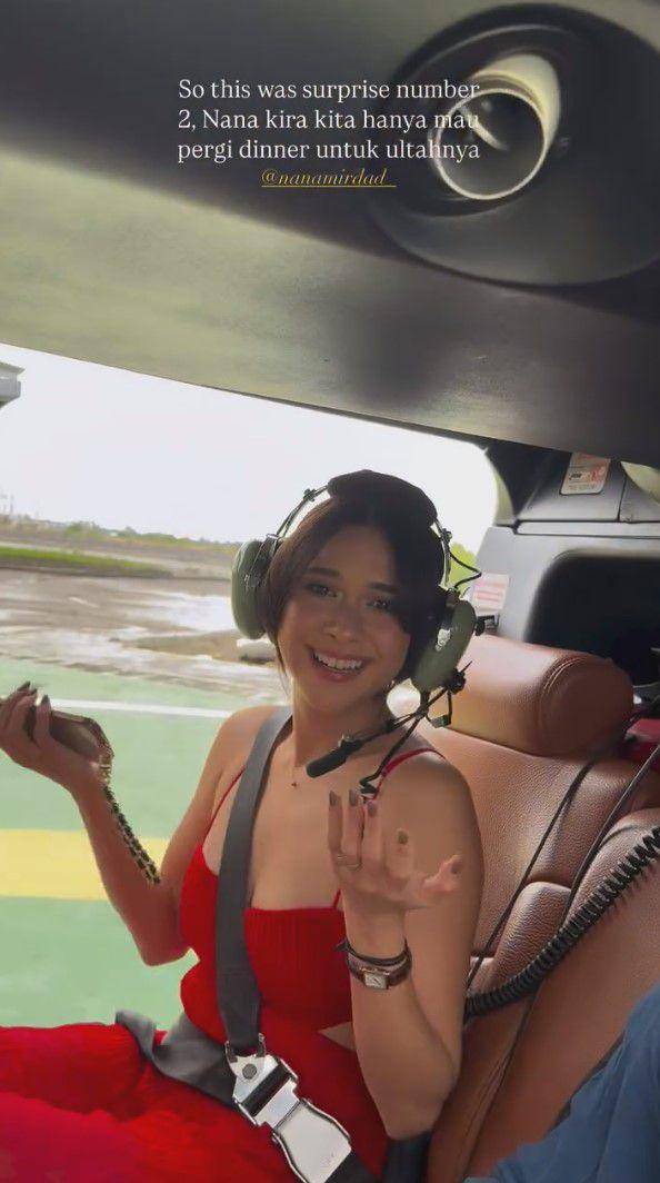 kejutan ulang tahun Nana Mirdad (instagram.com/andrew.white._)