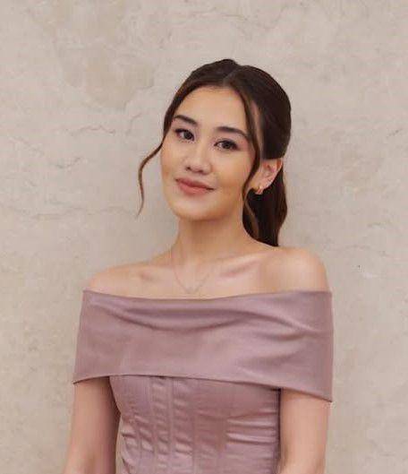 makeup untuk bridesmaid ala artis (instagram.com/aaliyah.massaid)