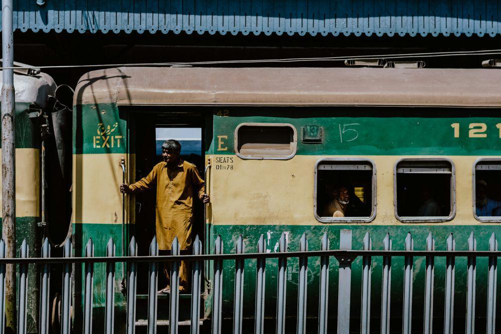 Profil Kelompok Separatis BLA yang Bajak Kereta Api di Pakistan