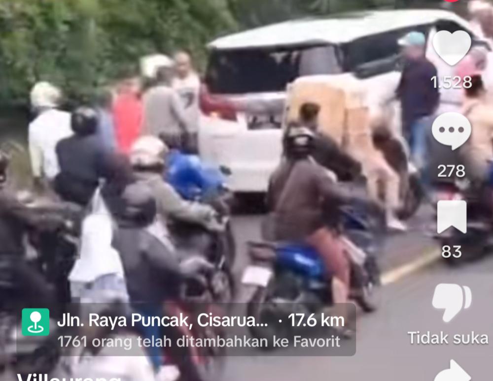 Kendaraan ramai lihat arogansi petugas satlantas Polres Bogor saat kawal temannya di Puncak. (Media sosial Tiktok).