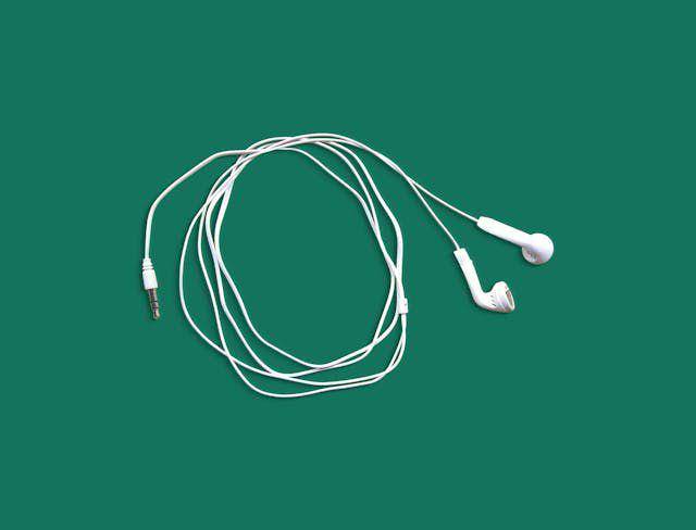 ilustrasi earphone (pexels.com/pixabay)