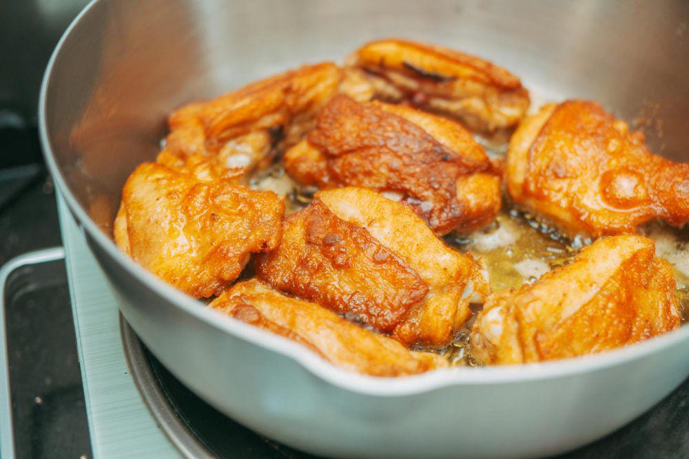 Berapa Lama Waktu Ideal untuk Memasak Ayam Goreng agar Tidak Kering?
