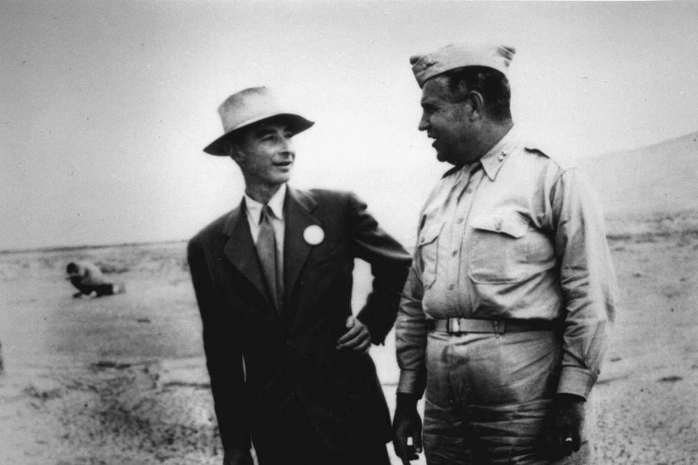 J. Robert Oppenheimer (commons.wikimedia.org/Digital Photo Archive, Department of Energy (DOE), courtesy of AIP Emilio Segrè Visual Archives))