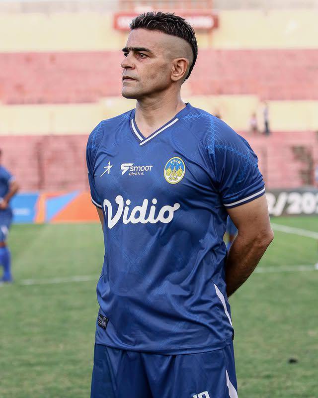 Eks Pemain Persib Bandung Cristian Gonzales Saat Berseragam PSIM Yogyakarta. (instagram.com/el_locogoliadorcg10_)