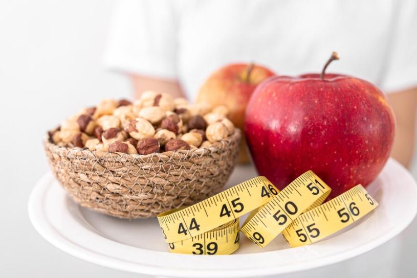 ilustrasi diet (freepik.com/pvproductions)