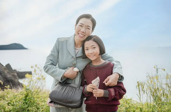 foto di balik layar drakor When Life Gives You Tangerines (instagram.com/netflixkr)
