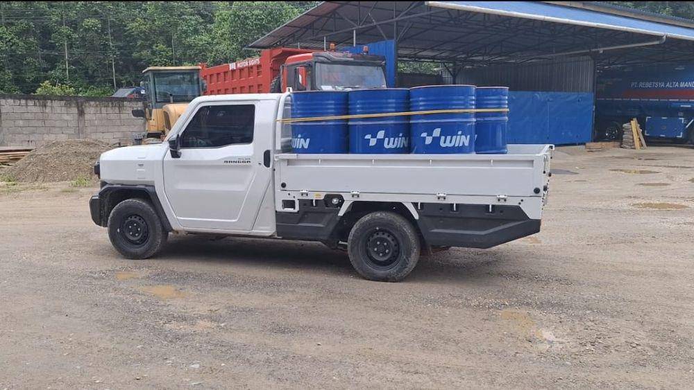 Toyota Hilux Rangga jadi pilihan angkutan niaga bagi pengusaha di Sulawesi. (Dok. Kalla Toyota)